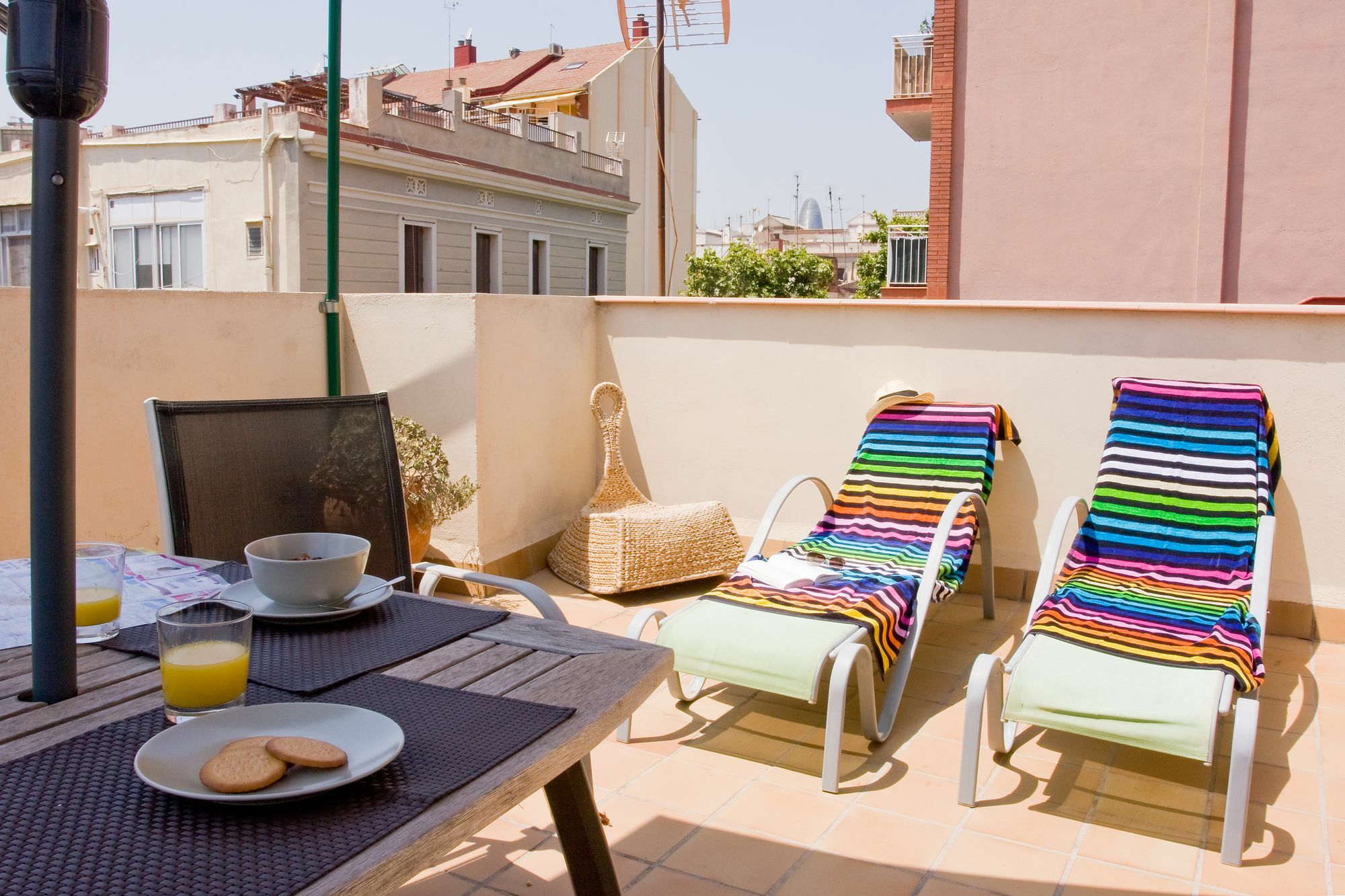 Feelathome Poblenou Beach Apartments Барселона Екстериор снимка